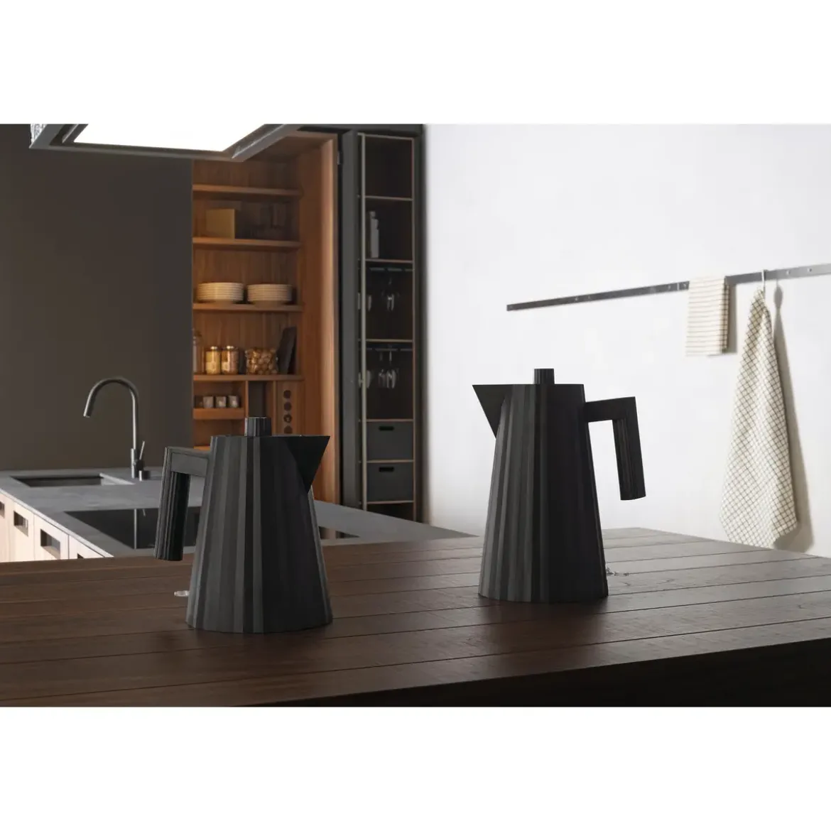 Alessi Wasserkocher 1,0 l 2400 W Plissé schwarz