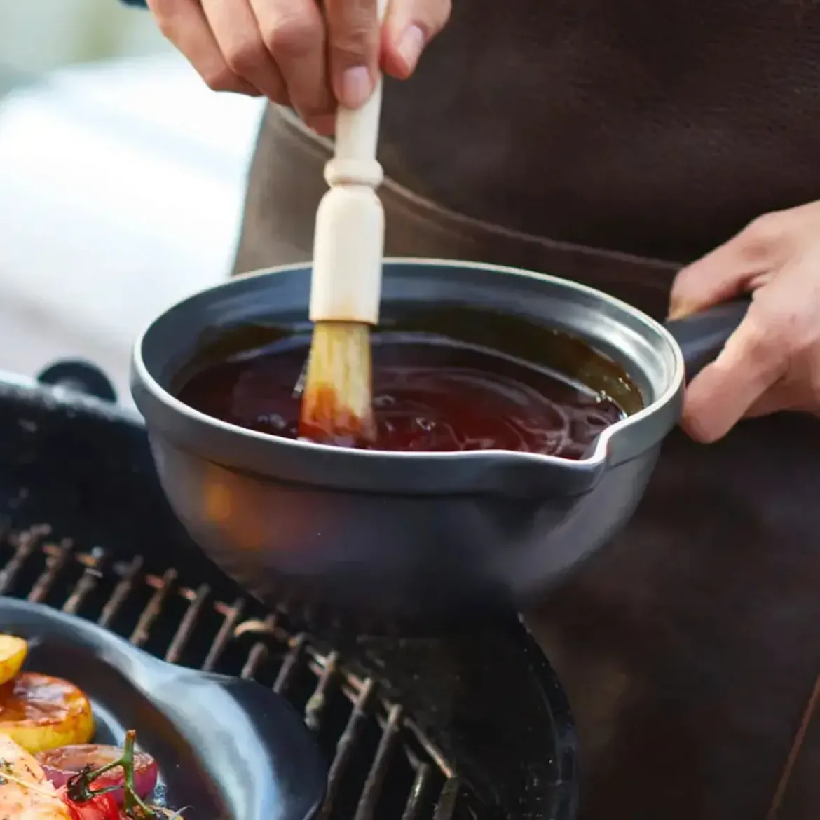 Emile Henry Soßengefäß 1,1 l BBQ Truffle