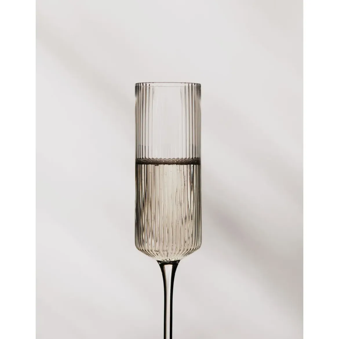 ferm LIVING Champagnerflöte 2er-Set Ripple klar