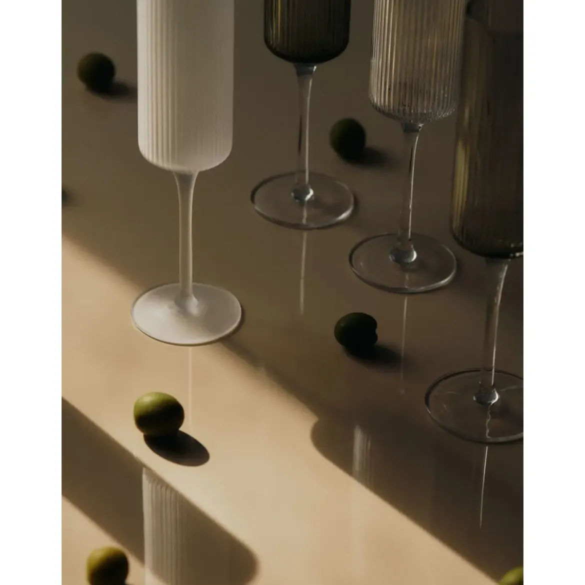 ferm LIVING Champagnerflöte 2er-Set Ripple klar
