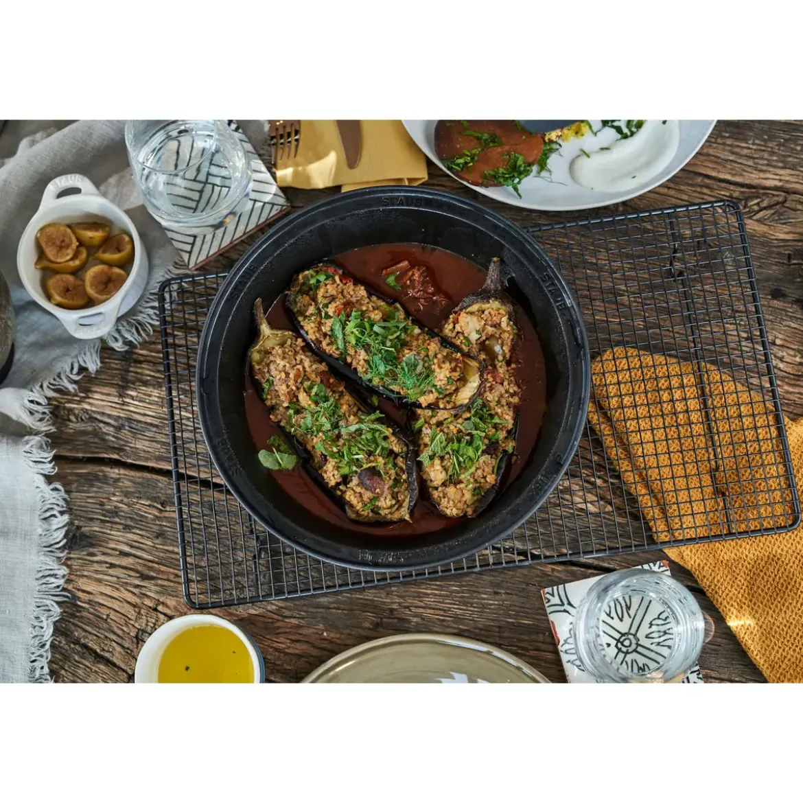 Staub Tajine 28 cm kirschrot